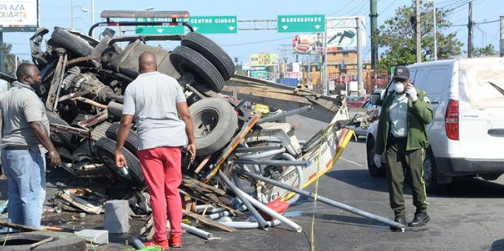 República Dominicana reporta 134 accidentes de tránsito en un fin de semana. El saldo fue de 22 muertos y 218 heridos. Autoridades alertan por aumento previo a Navidad.